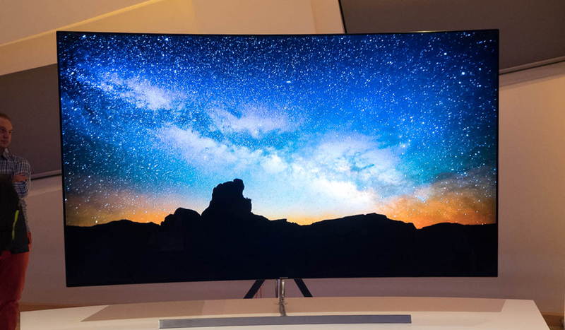 Illustration for article titled Samsung Just (Almost) Killed the TV Bezel
